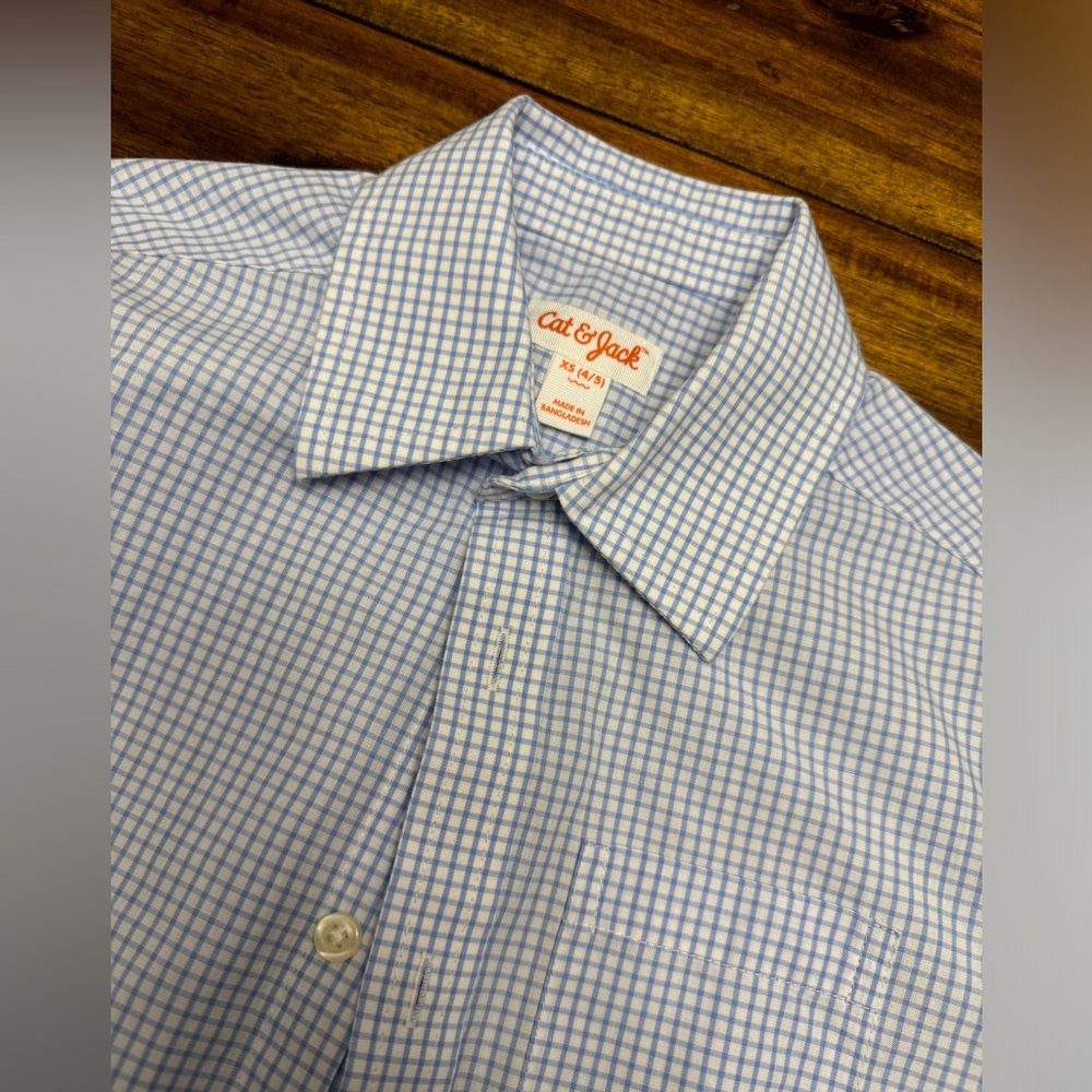Kids Cat and Jack button down shirt, size XS 4/5 - Picture 2 of 3